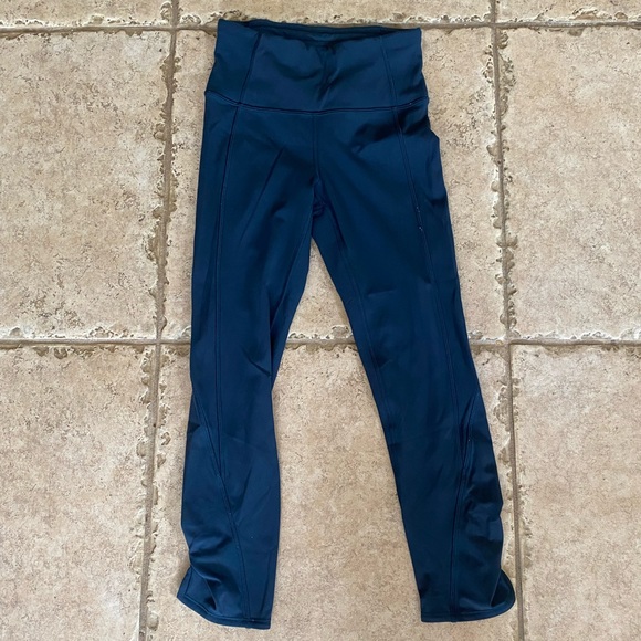 Lululemon on your mark crop leggings - Picture 3 of 7